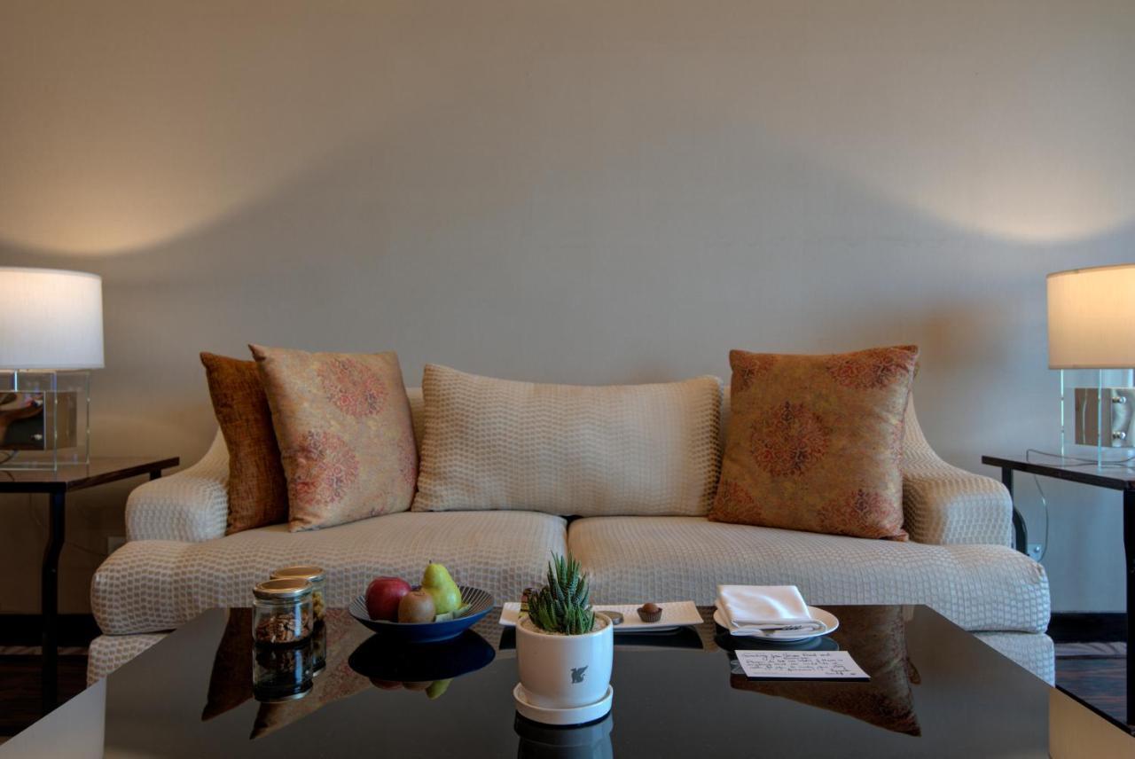 Jw Marriott Hotel New Delhi Aerocity Екстер'єр фото A sofa