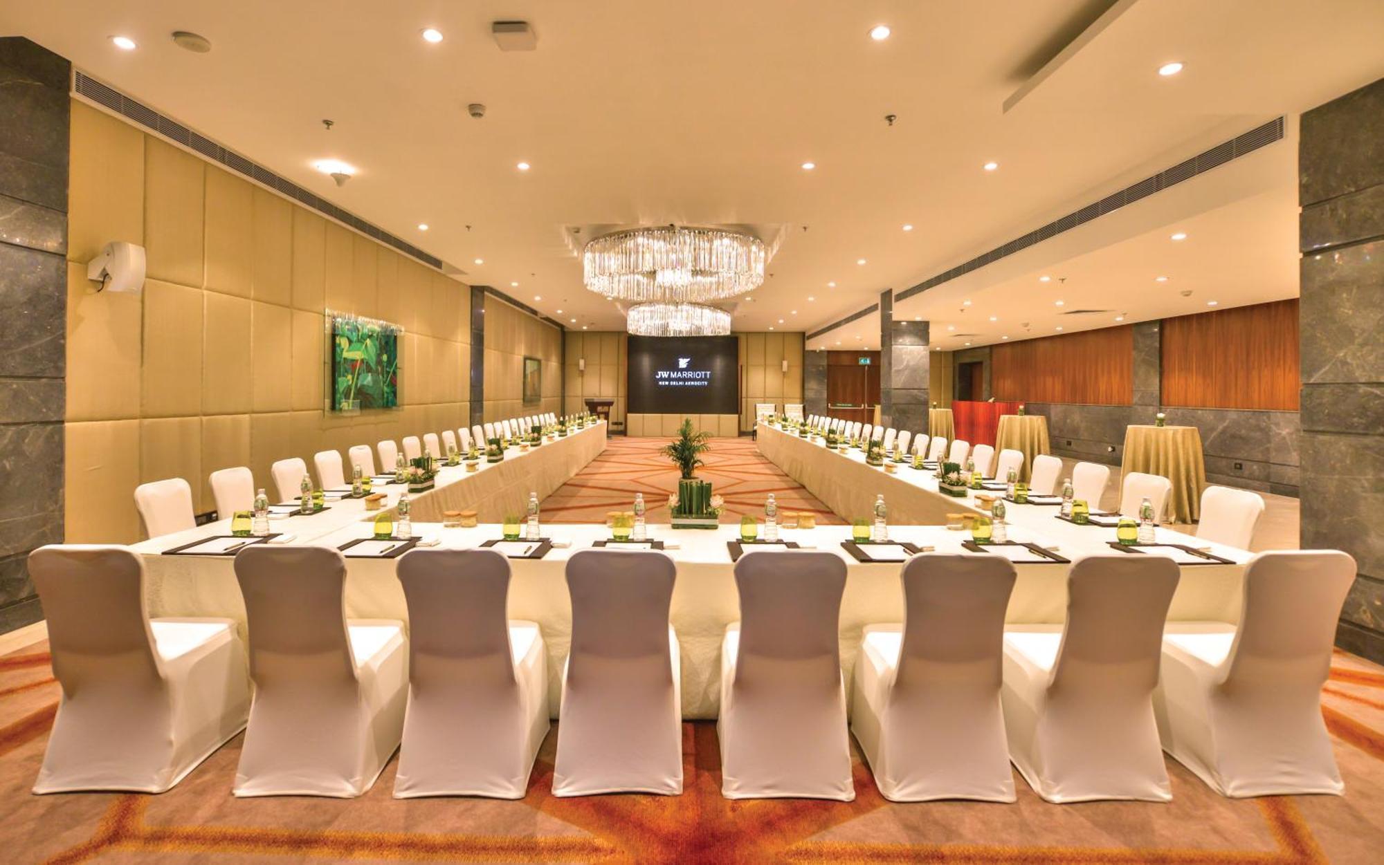 Jw Marriott Hotel New Delhi Aerocity Екстер'єр фото The Royal