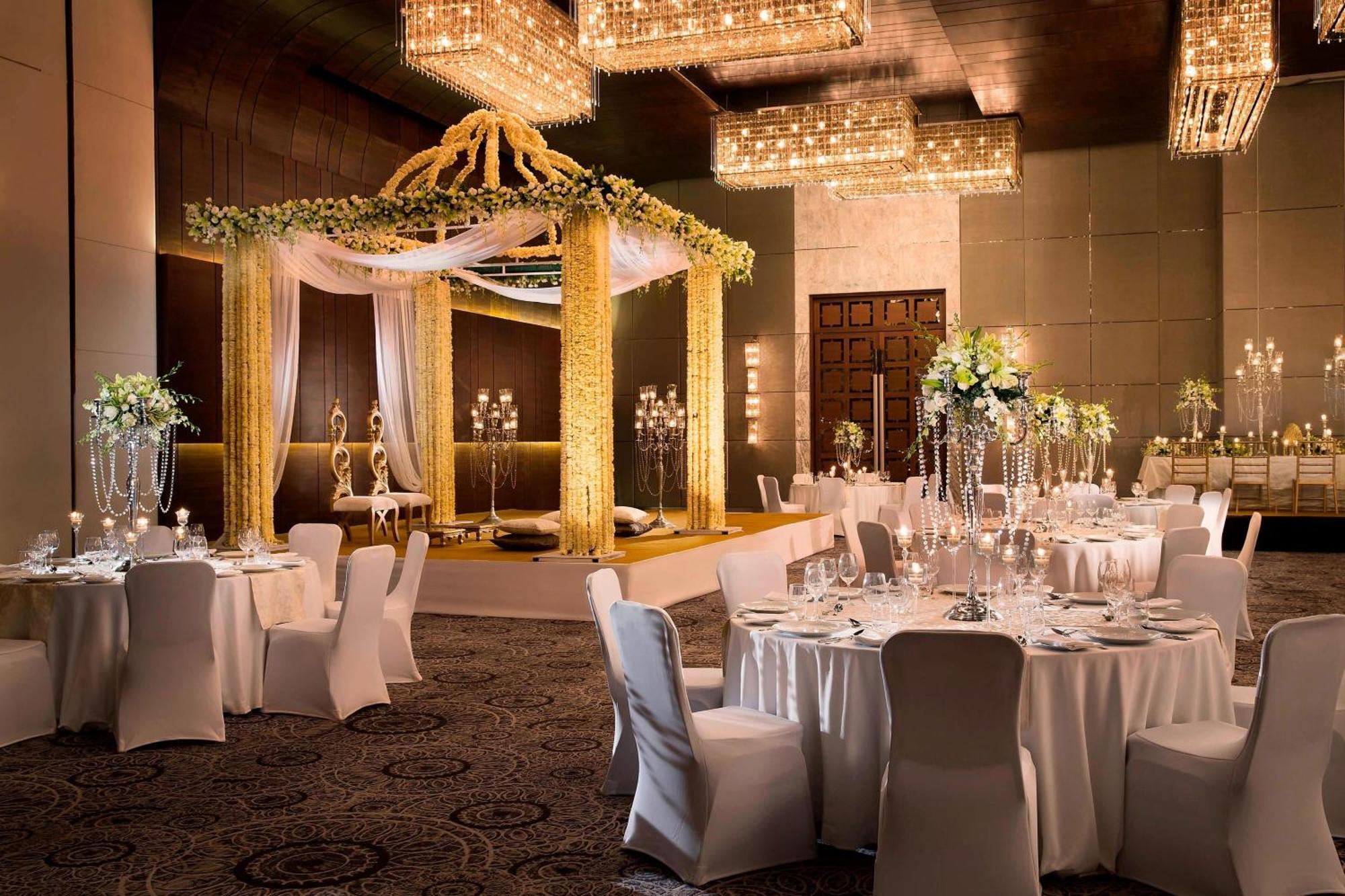 Jw Marriott Hotel New Delhi Aerocity Екстер'єр фото Wedding reception at The Oberoi, Mumbai